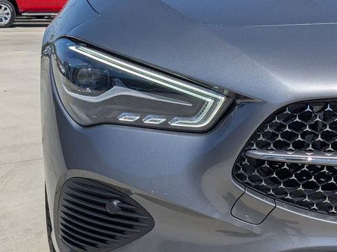 Used 2025 Mercedes-Benz CLA 250 image 9