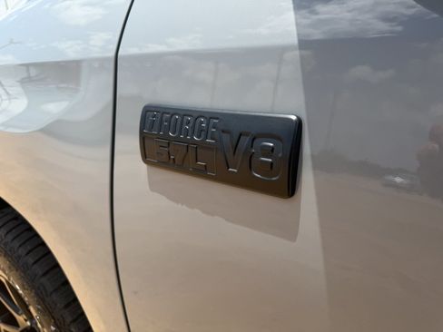 Used 2019 Toyota Tundra SR5 w/ SR5 Upgrade Package AWD/4WD image 13