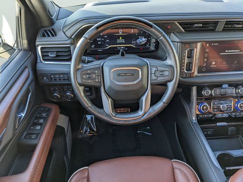 Used 2024 GMC Yukon Denali Ultimate image 16