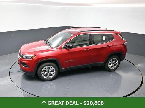 Used 2025 Jeep Compass Latitude image 51