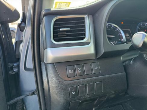 Used 2019 Toyota Highlander XLE image 31