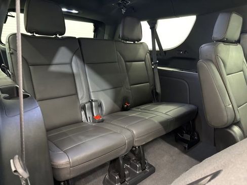 Used 2024 Chevrolet Suburban High Country w/ Advanced Technology Package AWD/4WD image 13