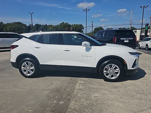 Used 2022 Chevrolet Blazer LT image 2