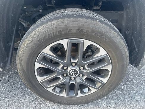Used 2024 Toyota Tundra Limited AWD/4WD image 18