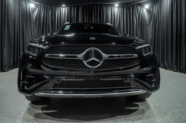 New 2026 Mercedes-Benz GLC 300 image 2