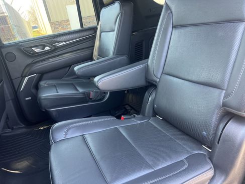 Used 2022 GMC Yukon XL Denali image 13