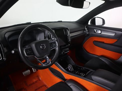 Used 2021 Volvo XC40 T5 R-Design image 28