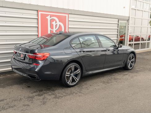 Used 2018 BMW 750i image 49