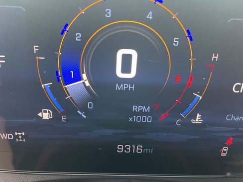 Used 2024 Chevrolet Traverse RS w/ LPO, Floor Liner Package image 24