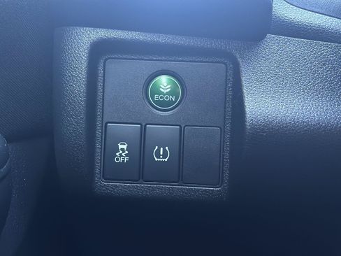 Used 2018 Honda HR-V LX image 9
