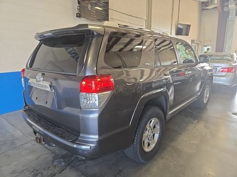 Used 2011 Toyota 4Runner SR5 w/ Convenience Pkg AWD/4WD image 5