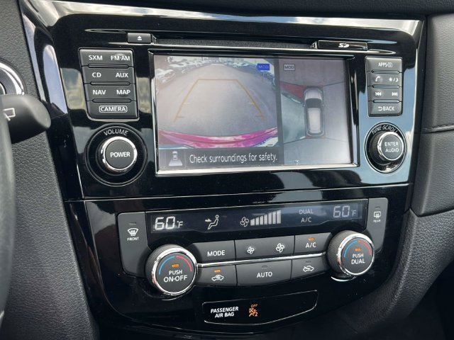 Used 2017 Nissan Rogue SV AWD/4WD image 27