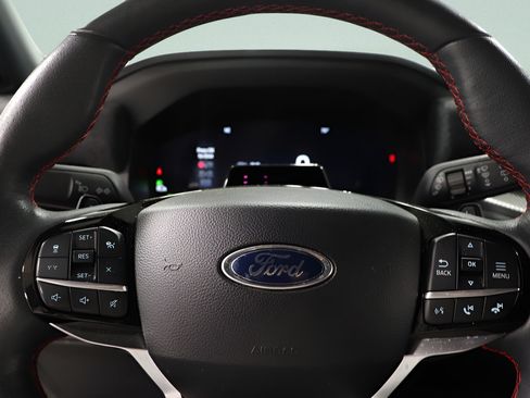 Used 2025 Ford Explorer ST AWD/4WD image 14