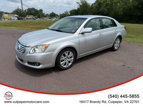 Used 2010 Toyota Avalon XLS FWD image 2
