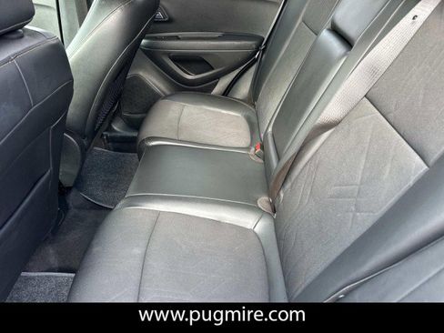 Used 2017 Chevrolet Trax LT w/ LT Convenience Package image 20