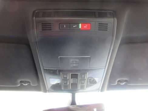 Used 2020 Volkswagen Tiguan SE R-Line AWD/4WD image 20