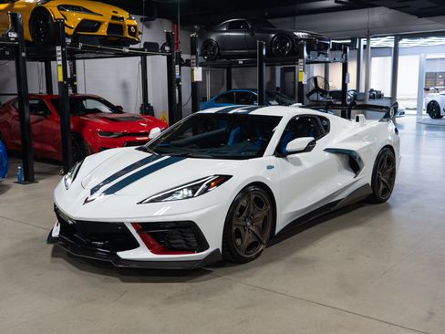Used 2022 Chevrolet Corvette Stingray Premium Cpe w/ Z51 Performance Package RWD image 1