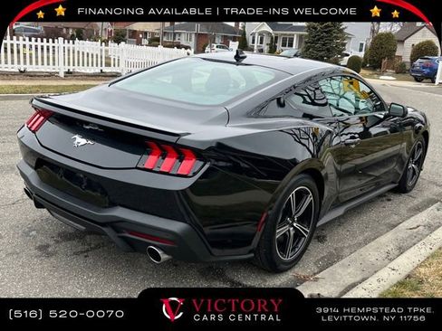 Used 2025 Ford Mustang Premium image 4