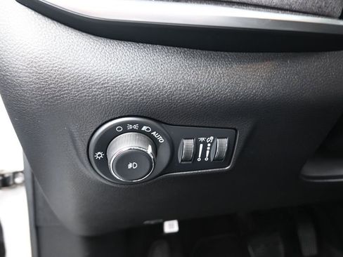 Used 2022 Jeep Compass Latitude AWD/4WD image 9