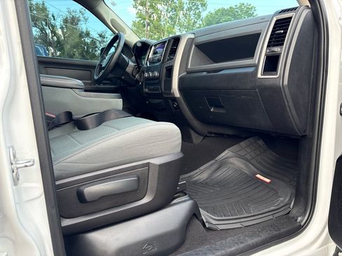 Used 2015 RAM 1500 Express RWD image 26
