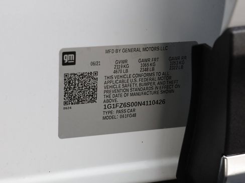 Used 2022 Chevrolet Bolt EUV Premier w/ Sun & Sound Package image 27