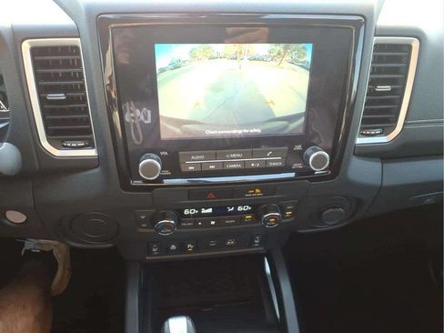 Used 2022 Nissan Frontier SV w/ SV Premium Package RWD image 15