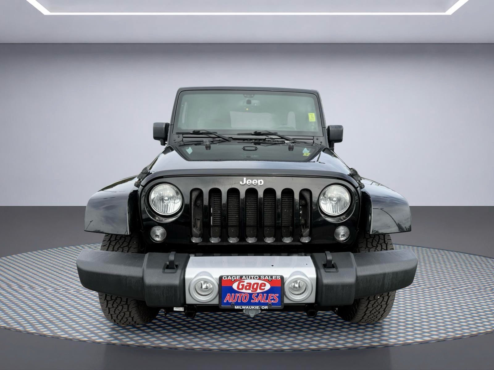 Used 2014 Jeep Wrangler Unlimited Sahara w/ Max Tow Package AWD/4WD image 12