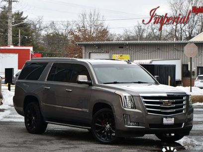 Used 2017 Cadillac Escalade ESV Luxury