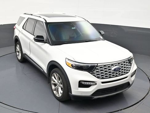 Used 2022 Ford Explorer Platinum w/ Equipment Group 601A AWD/4WD image 18