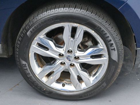 Used 2012 Ford Edge SEL image 29