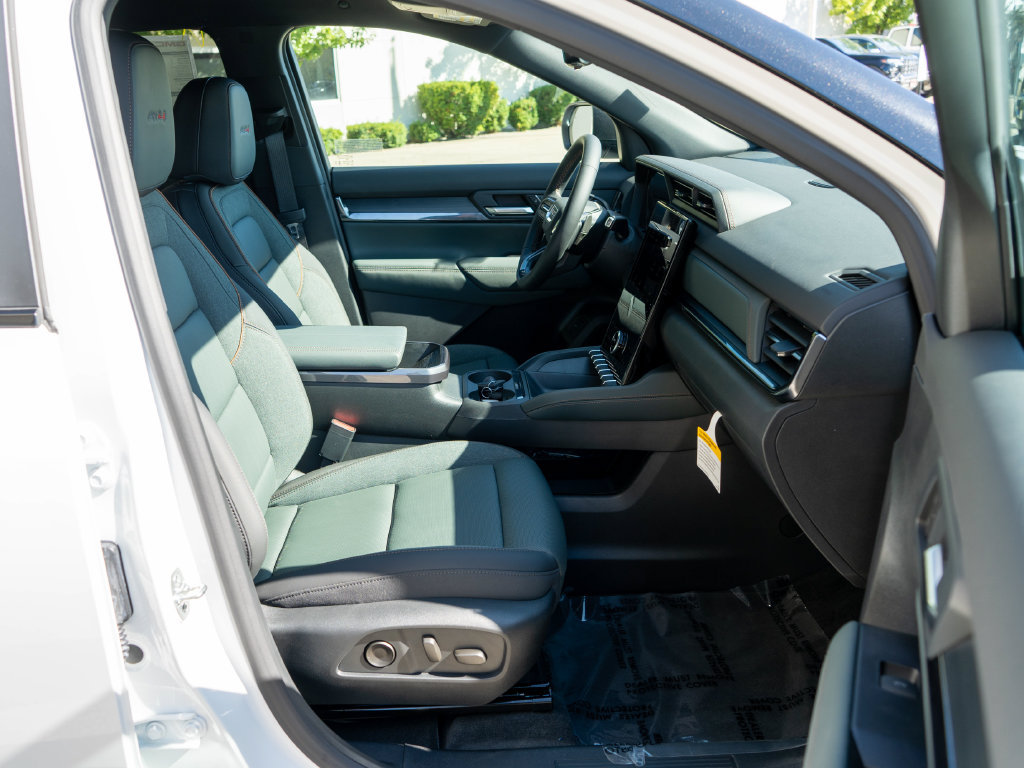 New 2027 GMC Terrain AT4 w/ Convenience Package III AWD/4WD image 10