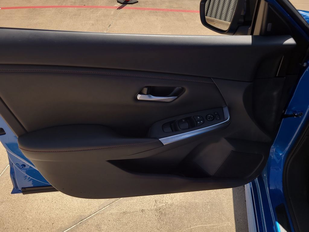 Certified 2025 Nissan Sentra SR FWD image 17