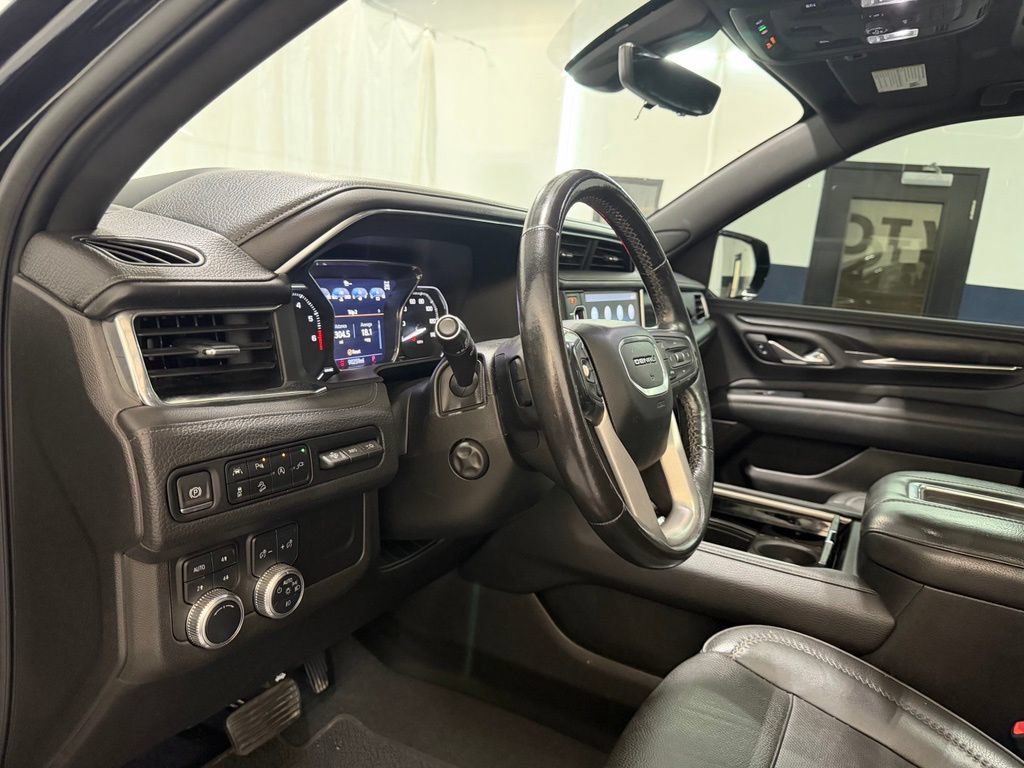 Used 2021 GMC Yukon Denali w/ Denali Premium Package AWD/4WD image 13