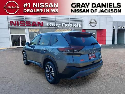 Used 2023 Nissan Rogue SV FWD image 5