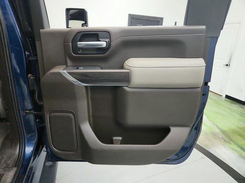 Used 2020 Chevrolet Silverado 2500 LTZ w/ LTZ Plus Package image 29