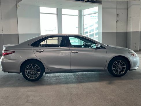 Used 2016 Toyota Camry SE FWD image 12
