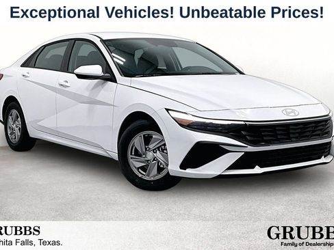 Used 2026 Hyundai Elantra SE FWD image 1