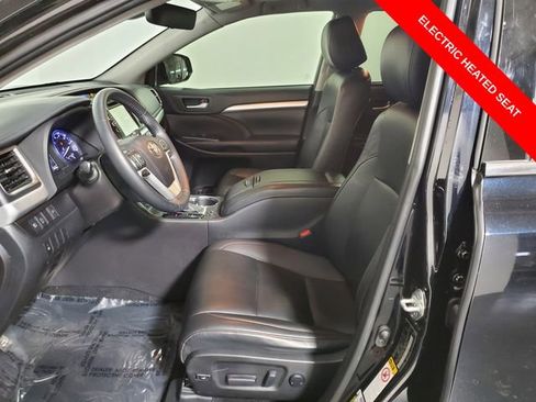 Used 2019 Toyota Highlander XLE image 10