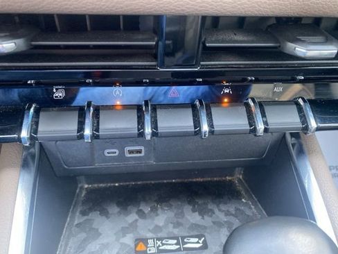 Used 2023 GMC Canyon Denali w/ Denali Black Edition image 16