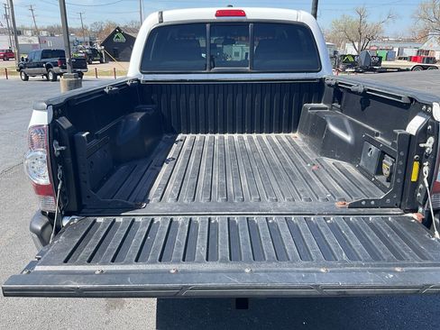 Used 2011 Toyota Tacoma 4x4 Double Cab w/ TRD Off-Road Pkg w/JBL Audio image 16