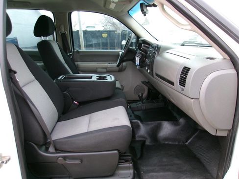 Used 2008 Chevrolet Silverado 3500 W/T image 13
