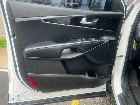 Used 2018 Kia Sorento LX image 13