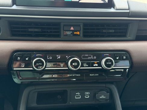 Used 2023 Honda Pilot Elite image 21