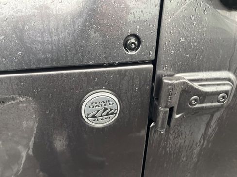 Used 2018 Jeep Wrangler Unlimited Sport S image 12