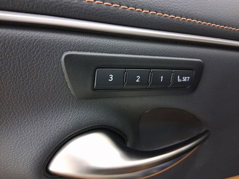 Certified 2025 Lexus ES 350 w/ Premium Package image 17