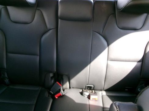 Used 2025 Kia Telluride S FWD image 11