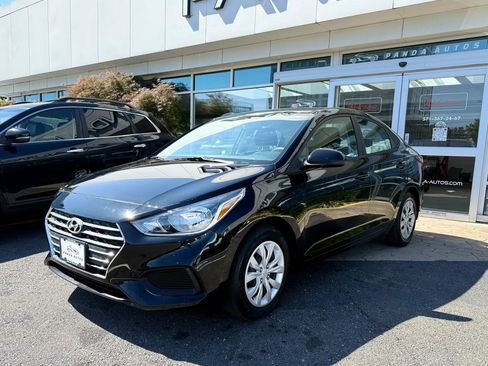 Used 2021 Hyundai Accent SE FWD image 3