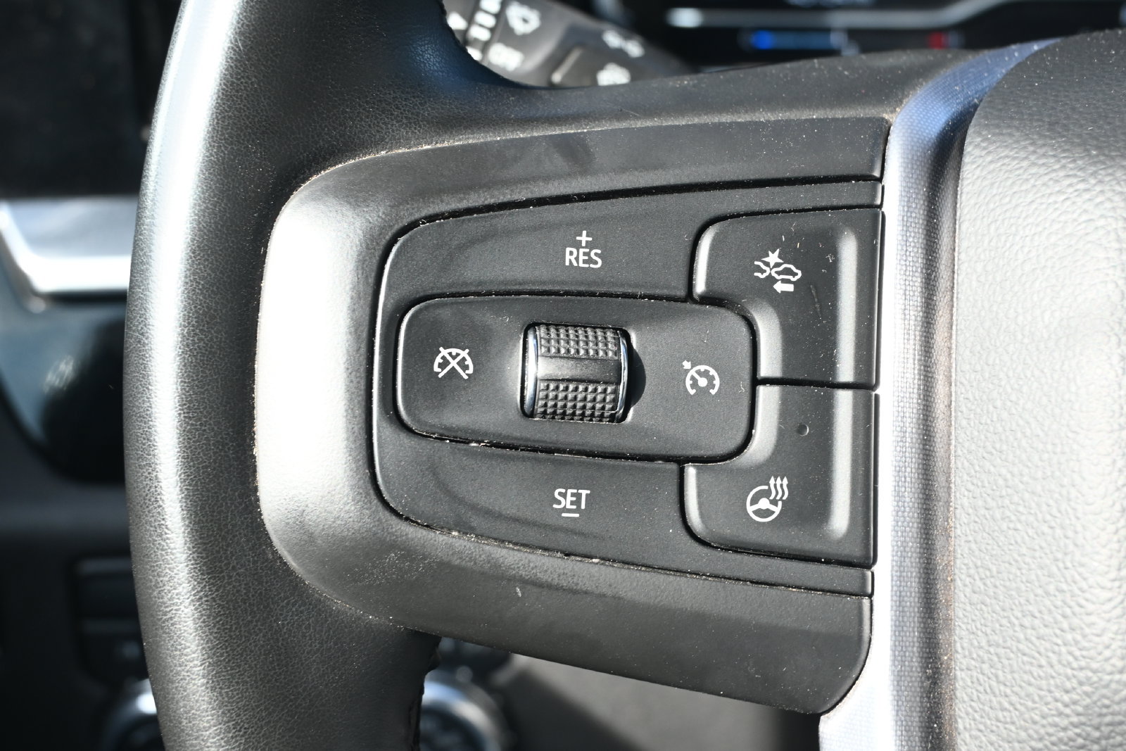 Used 2025 GMC Sierra 1500 SLT AWD/4WD image 13