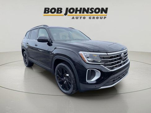 New 2026 Volkswagen Atlas SE image 1