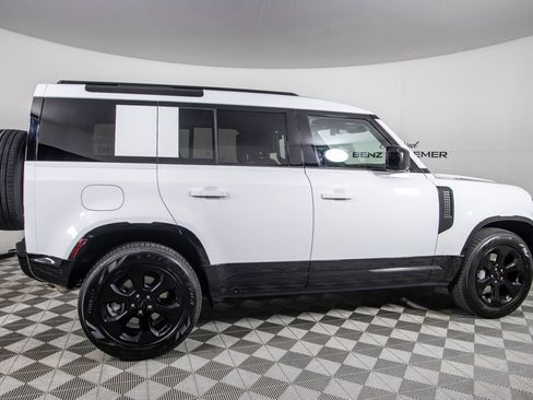 Used 2026 Land Rover Defender 110 X-Dynamic SE AWD/4WD image 4